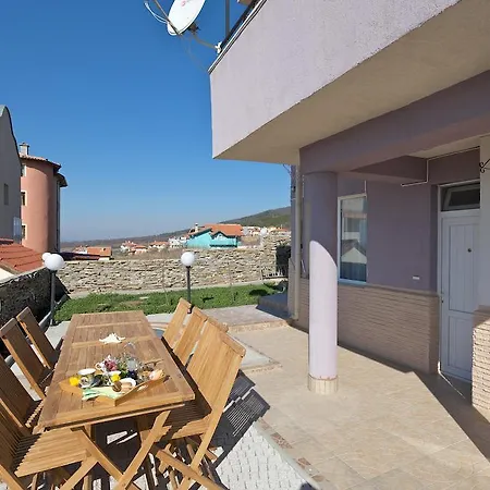 Apartament Violetta *
